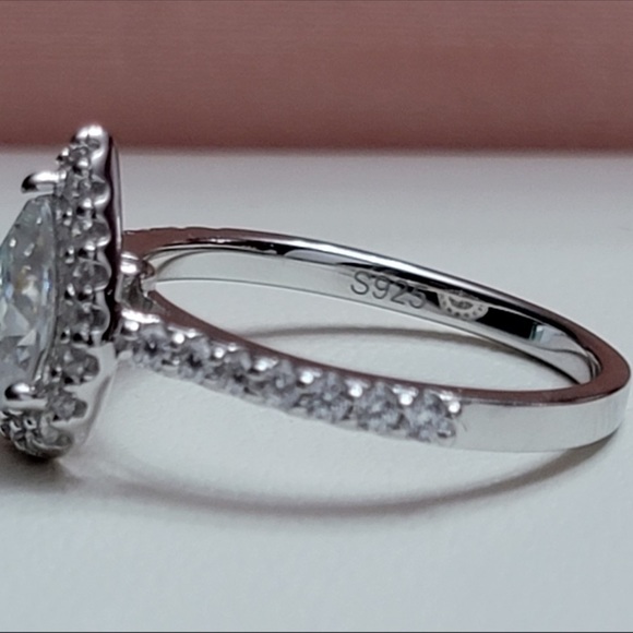 1.5ct Pear Cut Halo Moissanite Diamond Wedding Engagement Ring - Picture 11 of 12